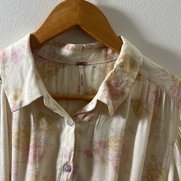 Free People New with Tags Ivory Floral Top - Picture 3 of 8